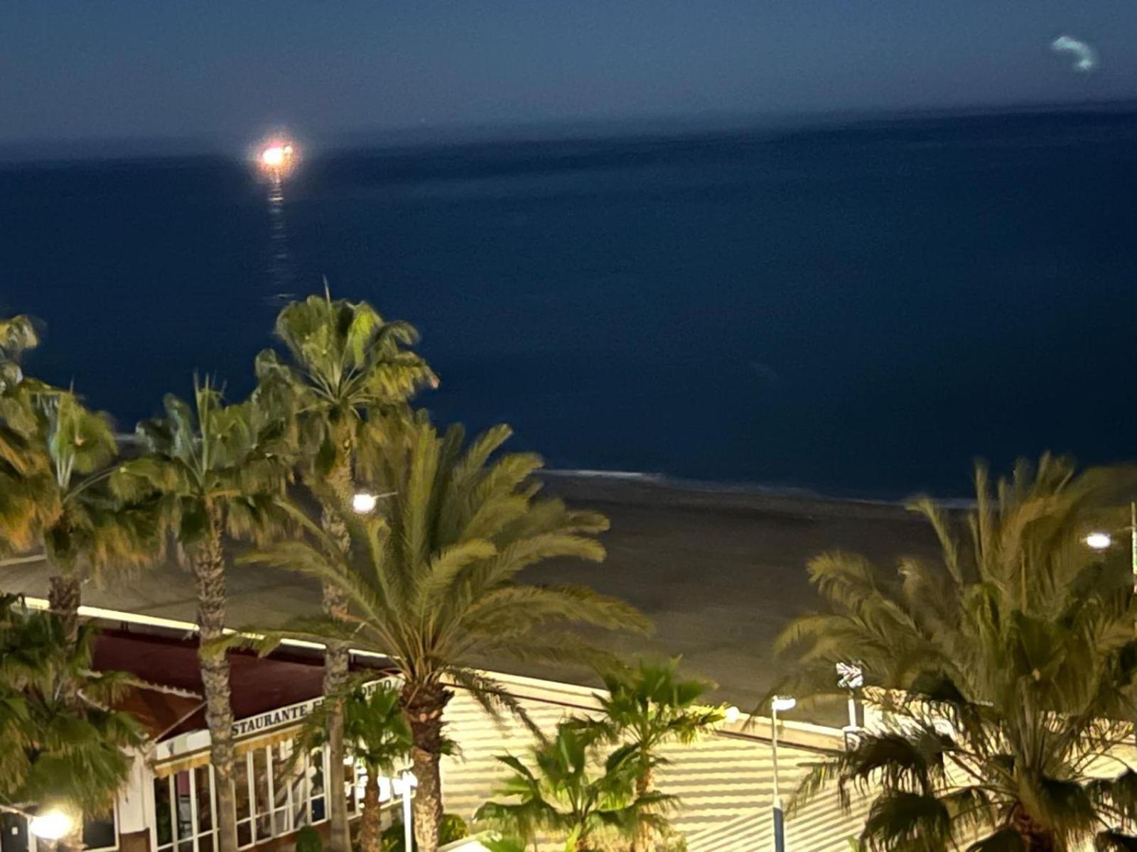 Estudio Mar En Calma, Primera Linea De Playa Con Vistas Al Mar Torrox Zewnętrze zdjęcie